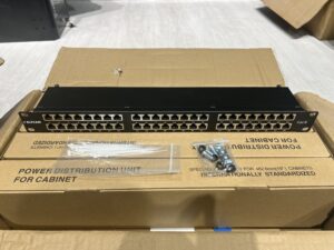 Elfcam – 24/48 Ports Cat6 Patch Panel 1U/2U, 10GBASE-T, Structure 19″ à Montage en Rack, Plaque Acier ≥1,2 mm,…