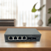 Elfcam® - 10Gb Commutateur Switch Fibre Optique Compatible avec Freebox Ultra, avec 2 Ports 10G SFP+ et 4 Ports 2,5 Gigabit Ethernet RJ45, Plug & Play Non Géré (2 Ports 10Gb SFP+ et 4 Ports 2,5G RJ45) (Ref: 15694)