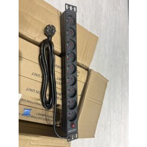 PDU horizontal de rack 1U 9 prises 2P+T 16 A max, 3 m de câble 3×1,5 mm², aluminium noir avec fusible, distribution d’éner…