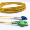 Cable de Fibra Óptica Dúplex SC/APC a LC/UPC OS2(Ref:405)