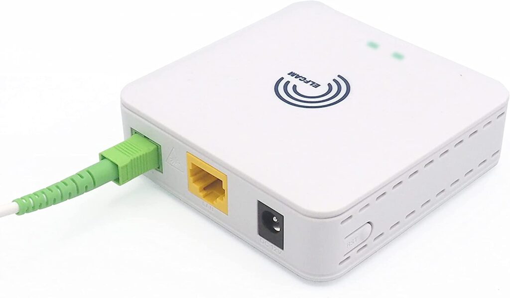 ONT GPON ELFCAM raccordé à la PTO dans un coffret de communication