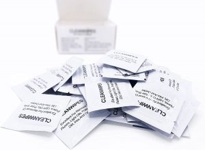Lot de 50 Papiers de Nettoyage de la Fibre Optique avec l’alcohol (Ref:5263)