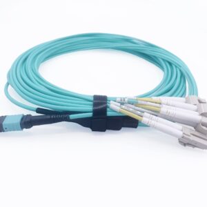 MPO Femelle à Femelle, 12 Fibres Fibre Optique OM3 (Ref:2604)