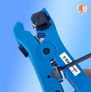 Elfcam® – Universel Dénudeur de Câbles Coaxiaux RG 59/6/7/11Pince à dénuder Coaxial Coax Câble