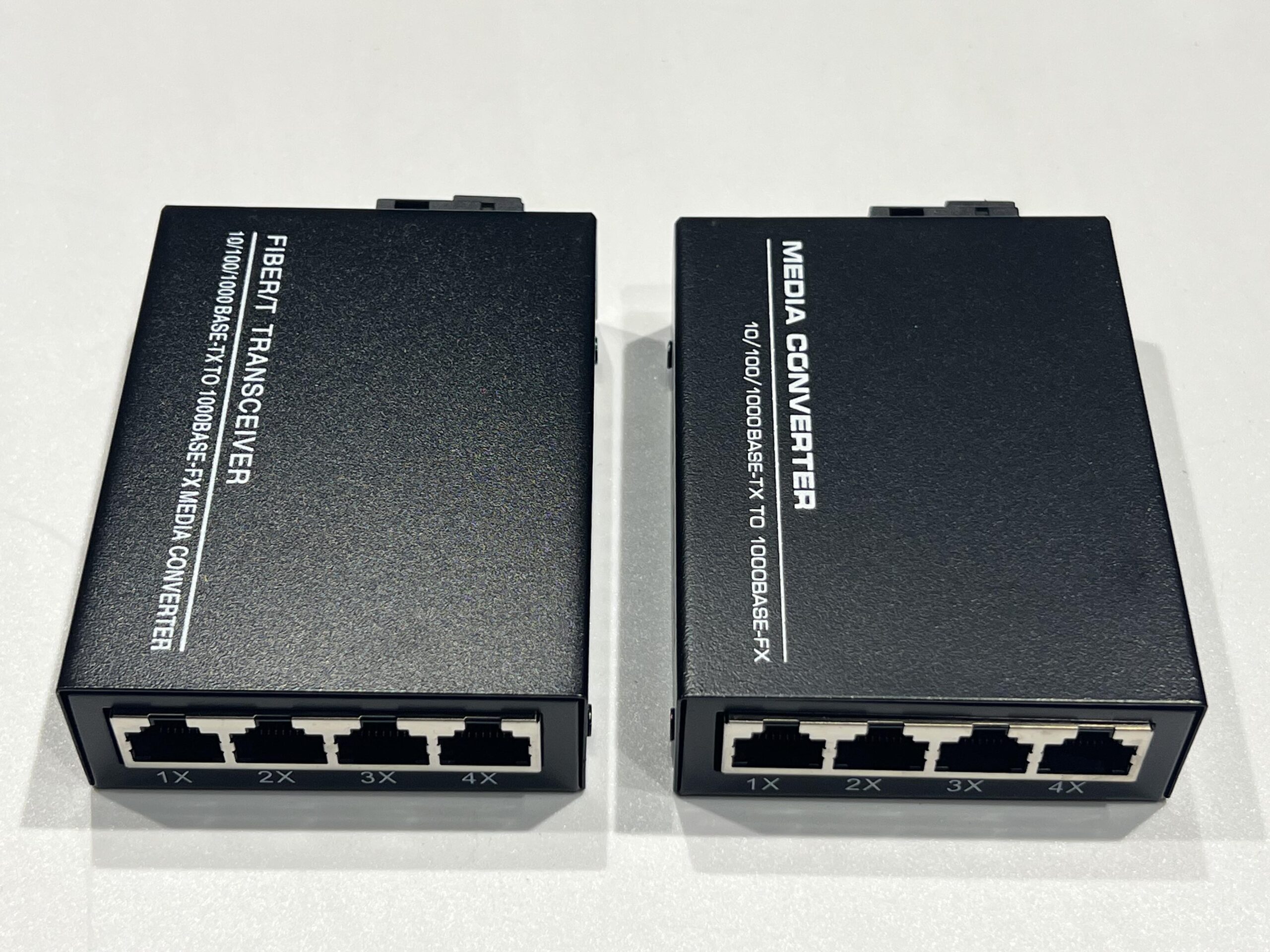 Conjunto de 2 conversores Ethernet de fibra ótica, com conversor de meio SFP incluído, até uma distância de 20 km em fibra ótica SC monomodo (4 portas RJ45 * 4 portas RJ45) – Imagem 6