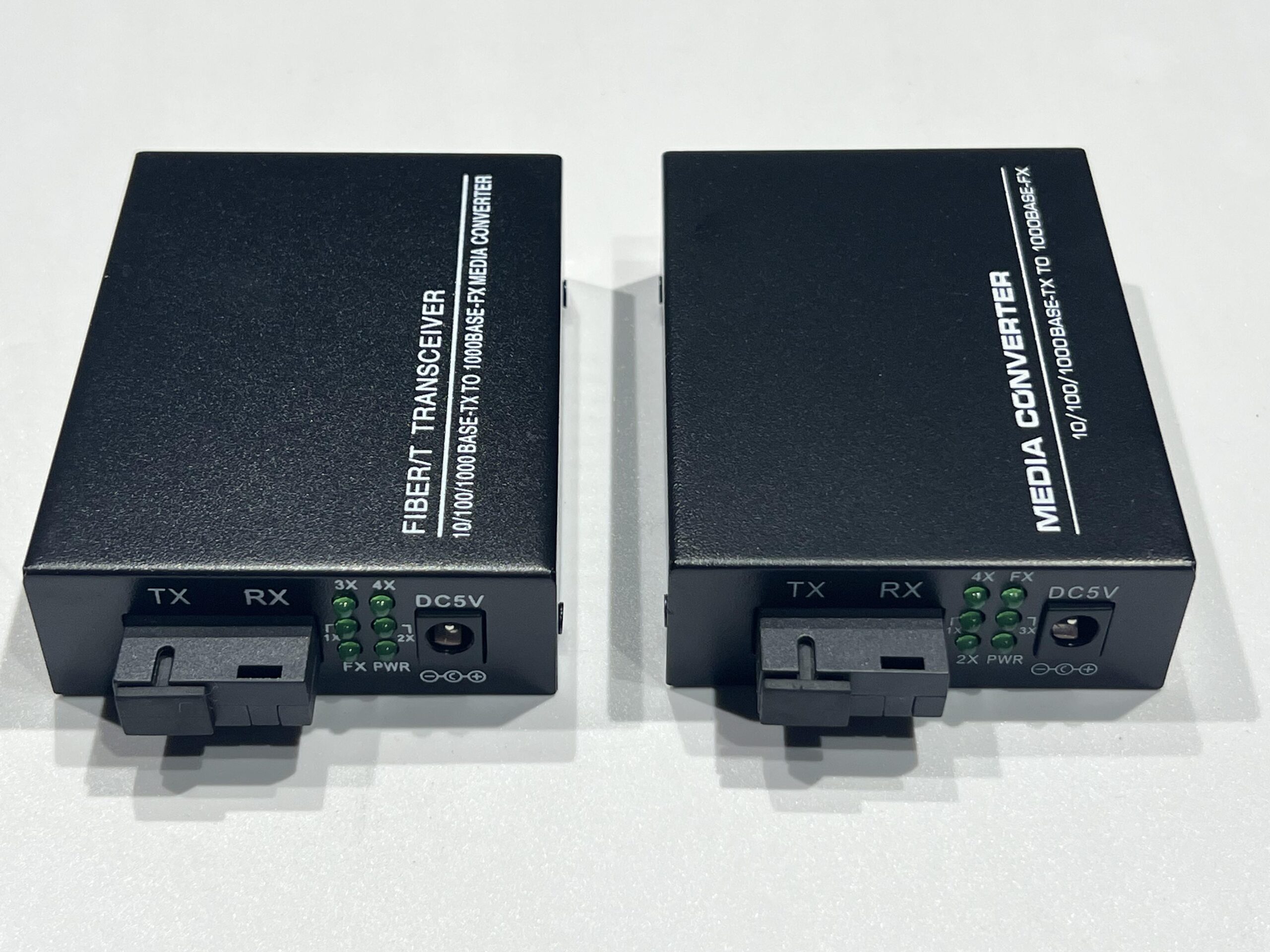 Conjunto de 2 conversores Ethernet de fibra ótica, com conversor de meio SFP incluído, até uma distância de 20 km em fibra ótica SC monomodo (4 portas RJ45 * 4 portas RJ45) – Imagem 7